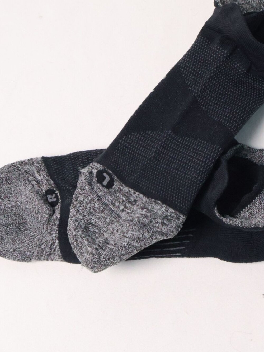 Feetures Ankle Socks Black Cushioned [Size L] - Picture 2 of 4